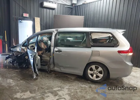 2013 Toyota Sienna L V6 7 Passenger z USA, uszkodzony, nr VIN 5TDZK3DCXDS285073